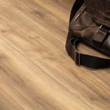 Tölgy Cordoba Noble K2242 AQ-NT - laminált padló 8 mm - 4